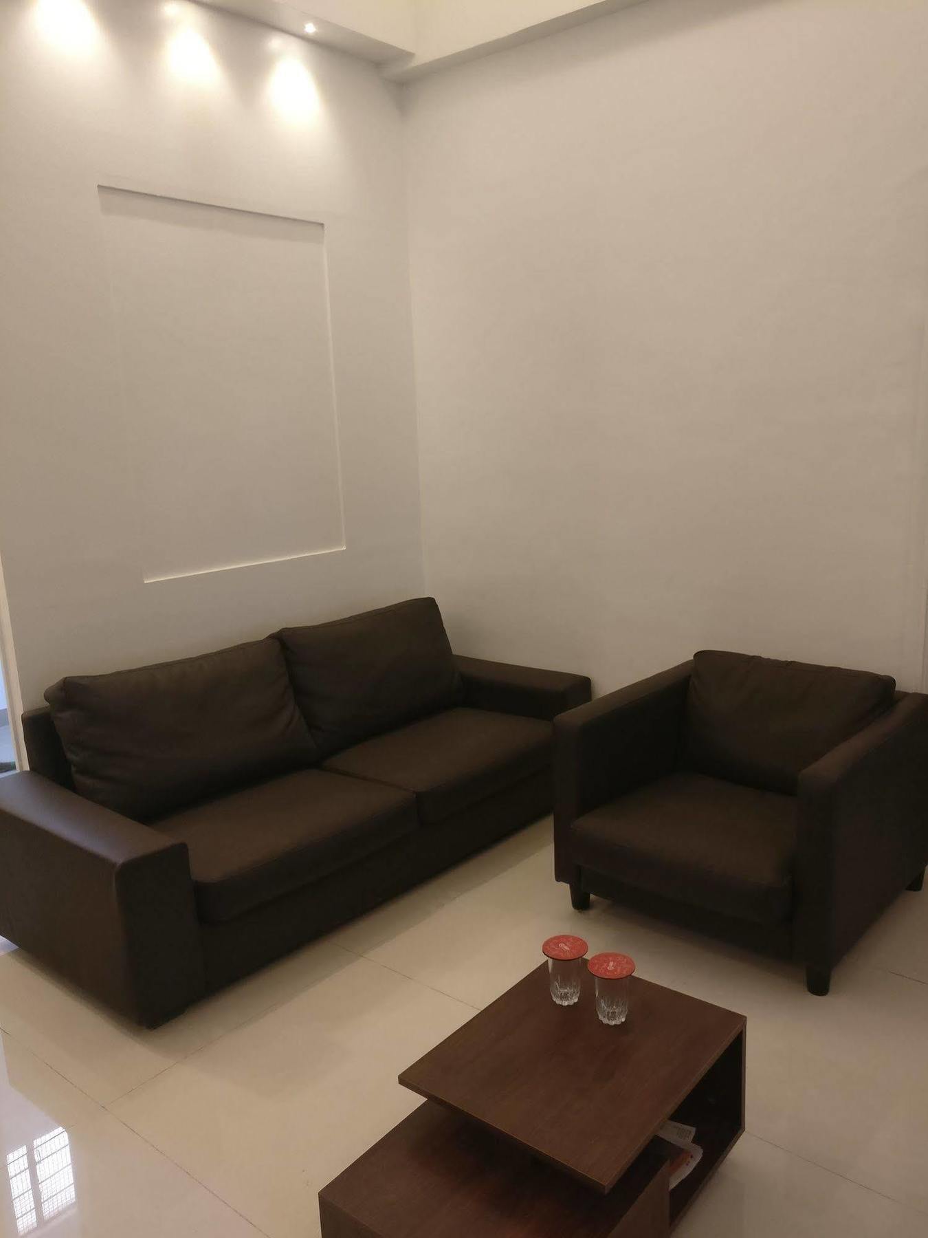 Oyo 1065 Hotel Hmr Royal Inn Pune Dış mekan fotoğraf