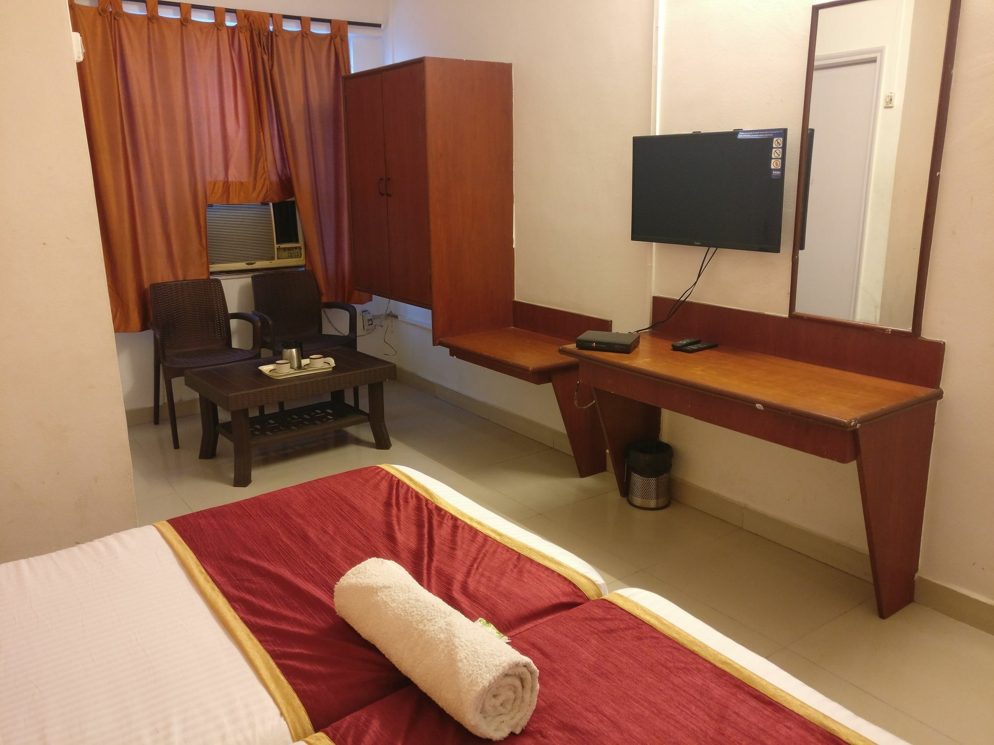 Oyo 1065 Hotel Hmr Royal Inn Pune Dış mekan fotoğraf
